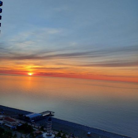 Номера На Высоких Этажах 24,31 Apartman Batumi Kültér fotó