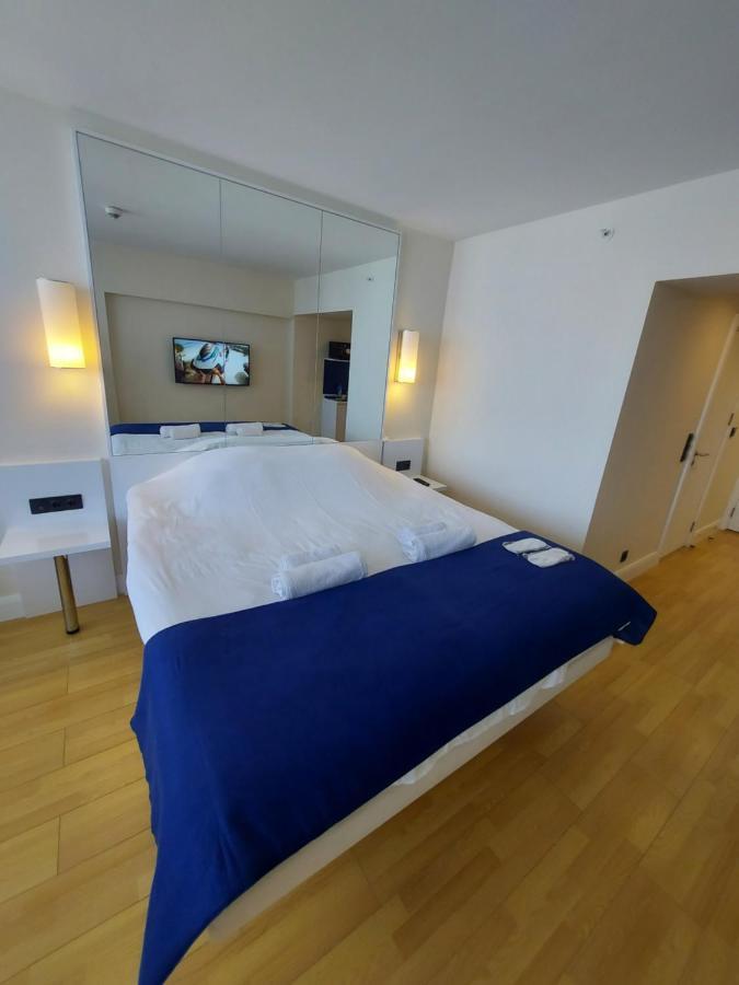 Номера На Высоких Этажах 24,31 Apartman Batumi Kültér fotó