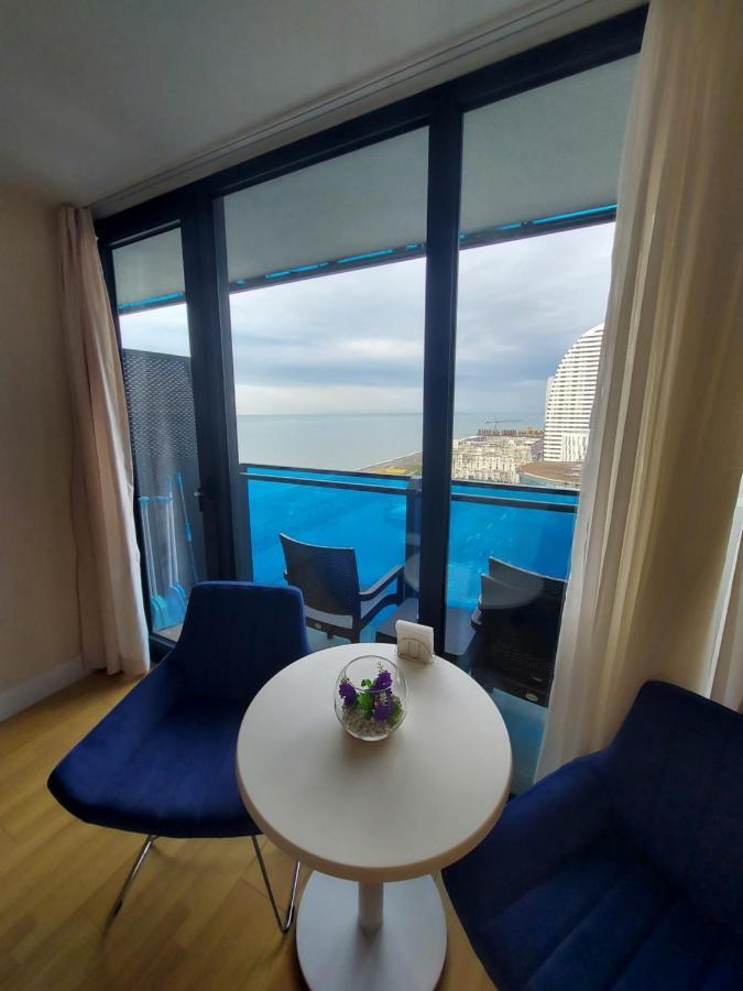 Номера На Высоких Этажах 24,31 Apartman Batumi Kültér fotó