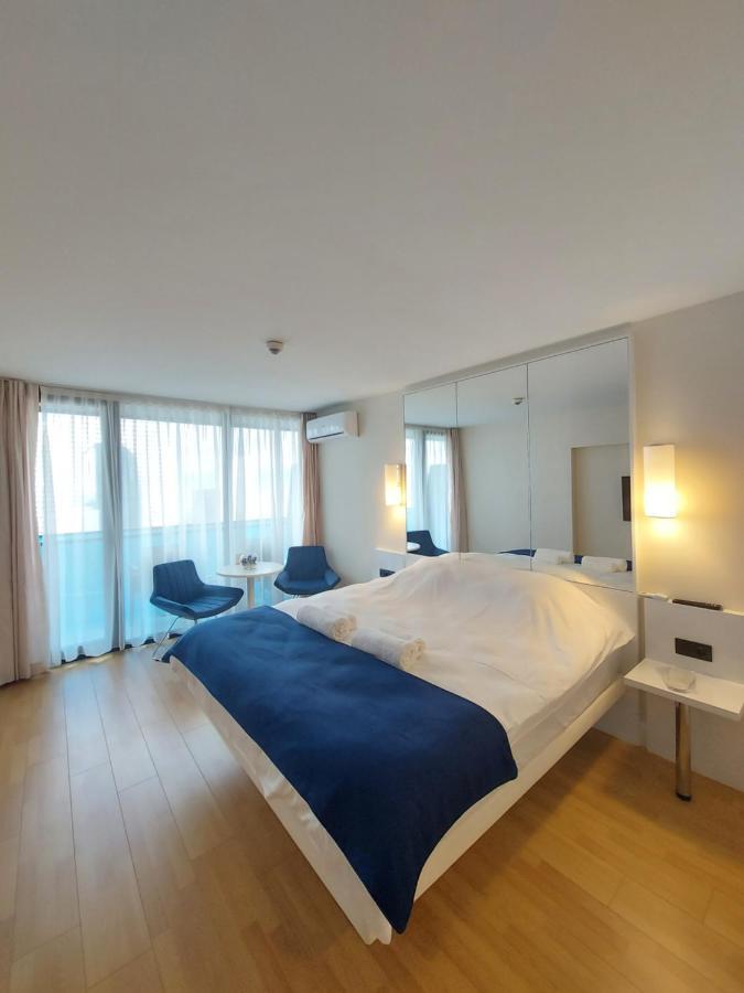 Номера На Высоких Этажах 24,31 Apartman Batumi Kültér fotó