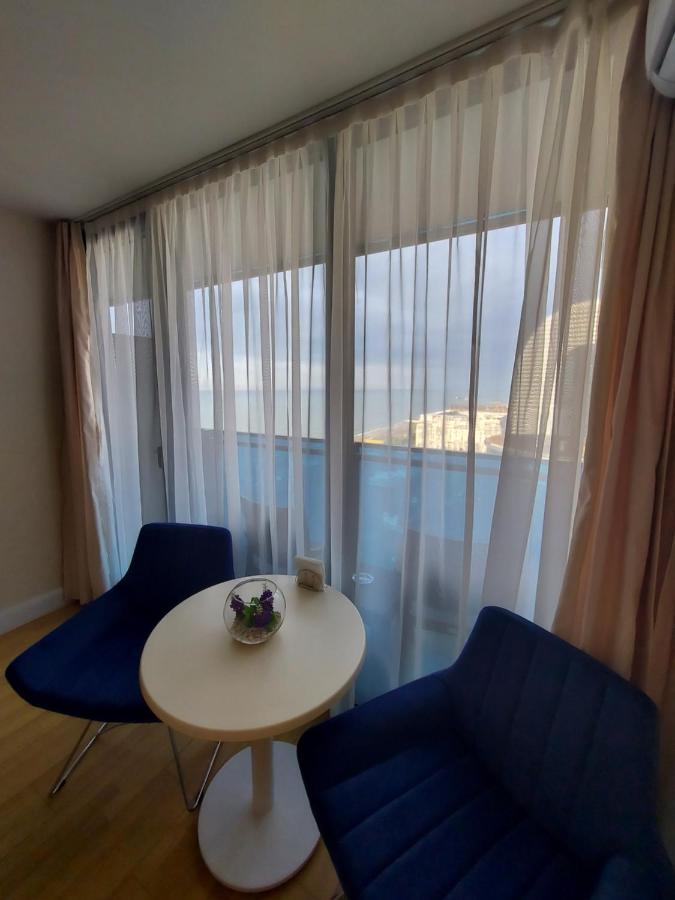Номера На Высоких Этажах 24,31 Apartman Batumi Kültér fotó