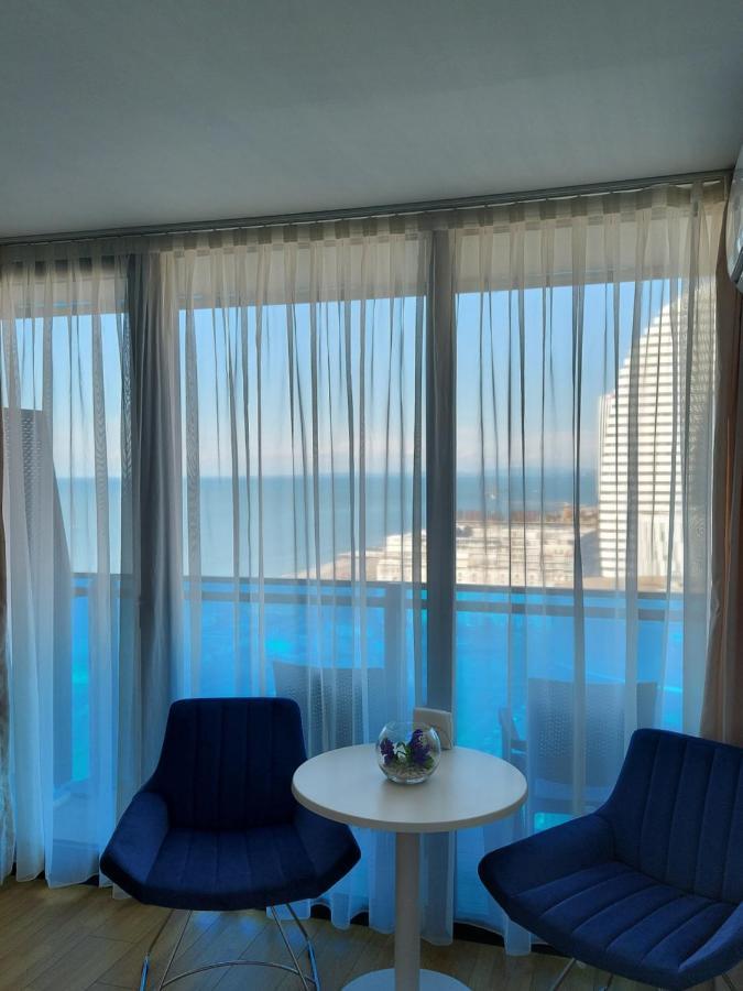 Номера На Высоких Этажах 24,31 Apartman Batumi Szoba fotó