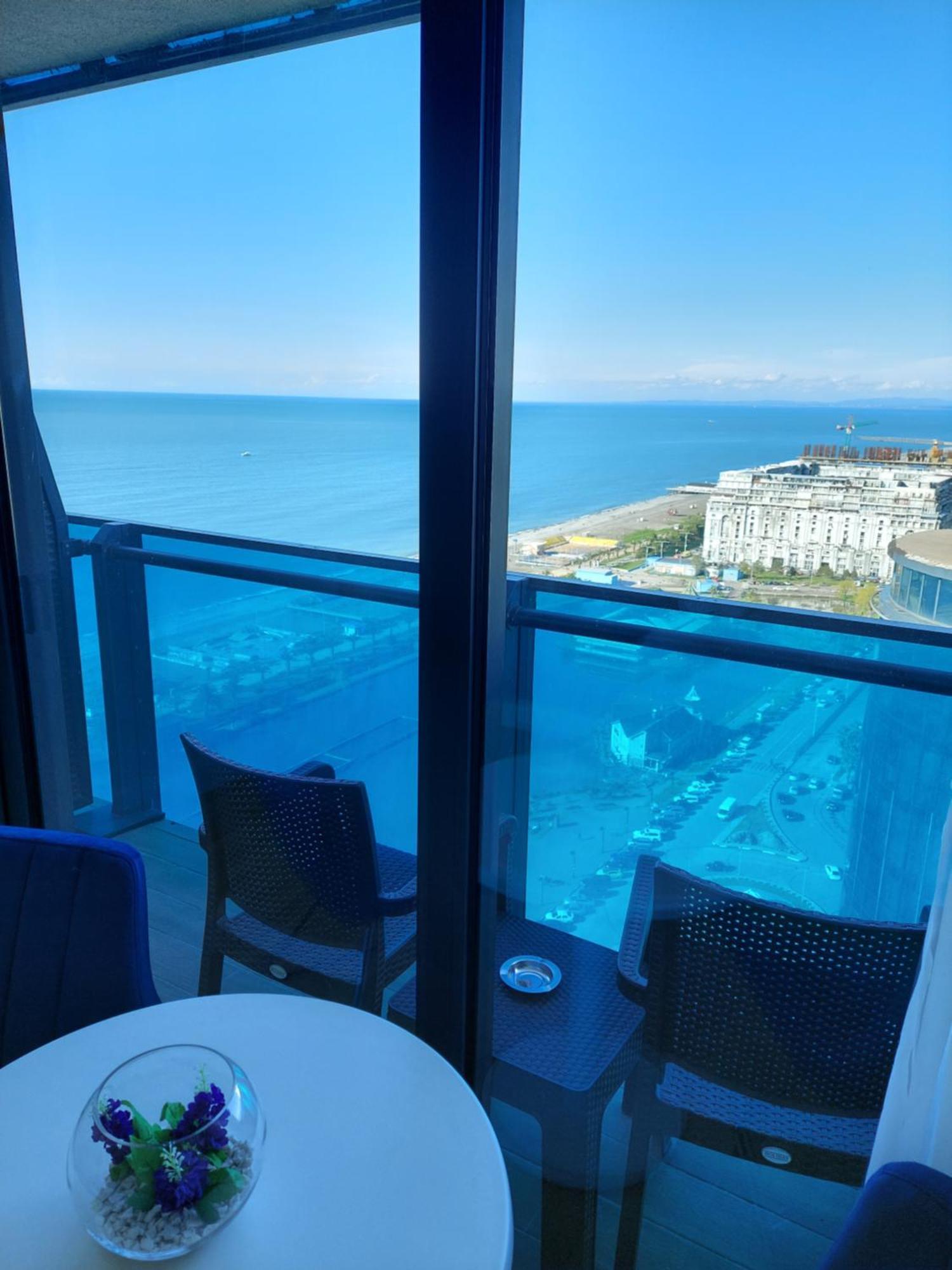 Номера На Высоких Этажах 24,31 Apartman Batumi Szoba fotó